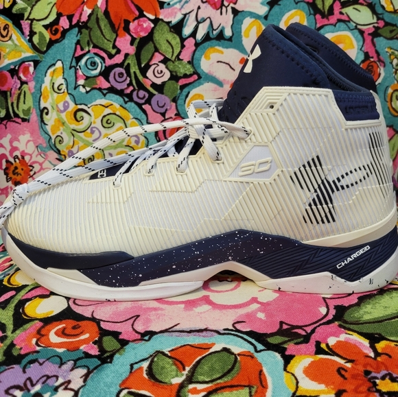 Mens Under Armour basketball shoes size 11.5 - Picture 2 of 6